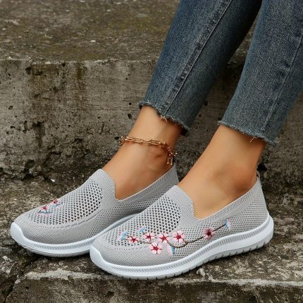 Sports Shoes