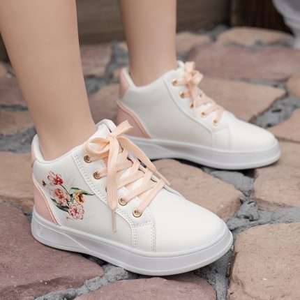 Sports Shoes